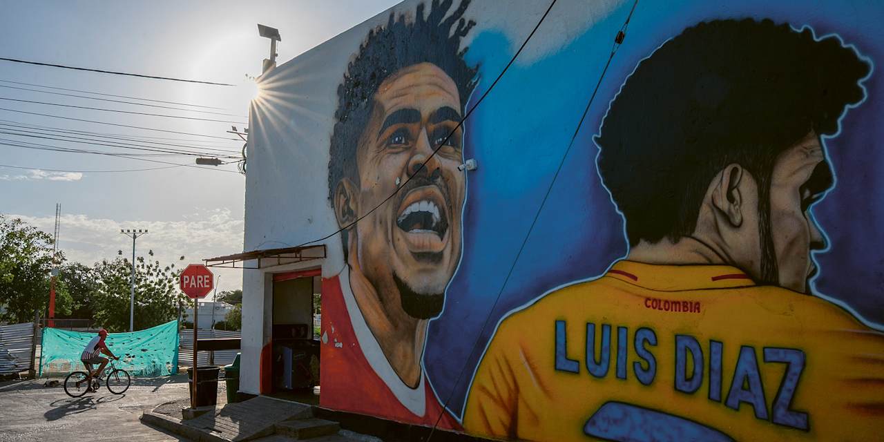 Grafitto mit dem Konterfei von Luis Diaz auf einer Wand in Kolumbien