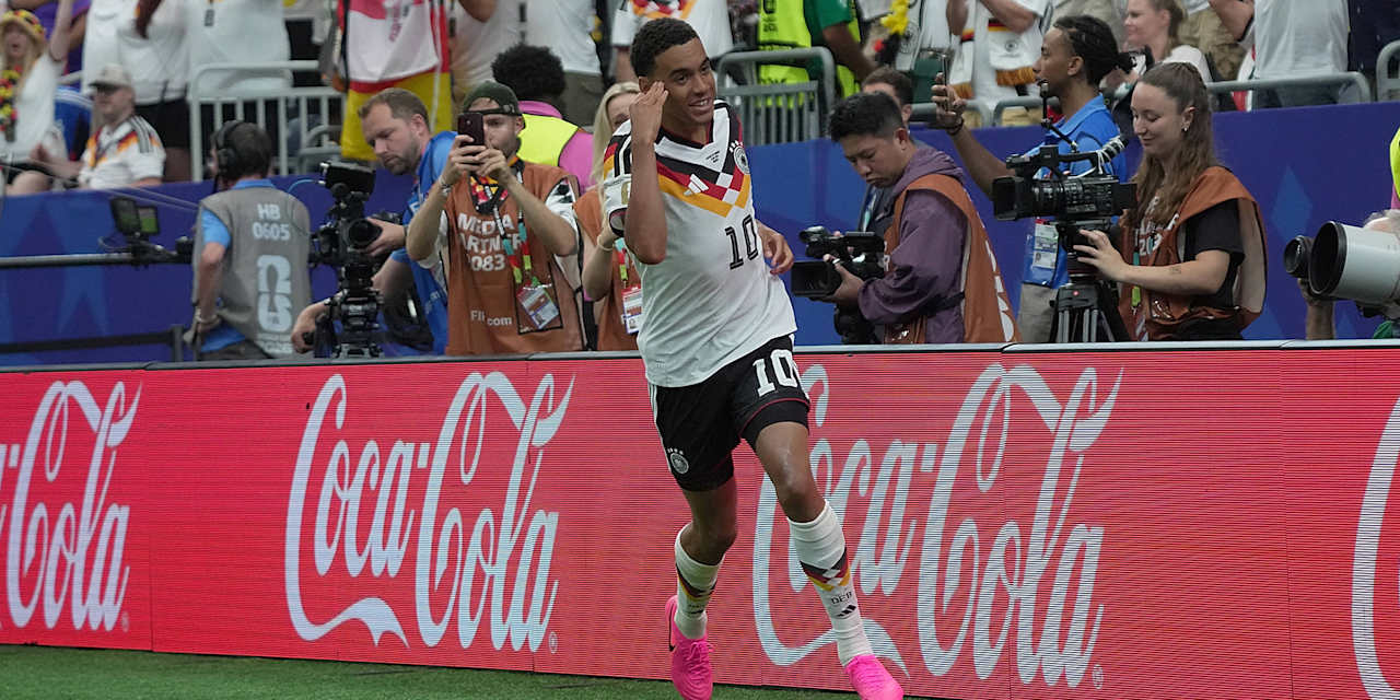 Jamal Musiala bejubelt ein Tor im DFB-Trikot gegen Curacao