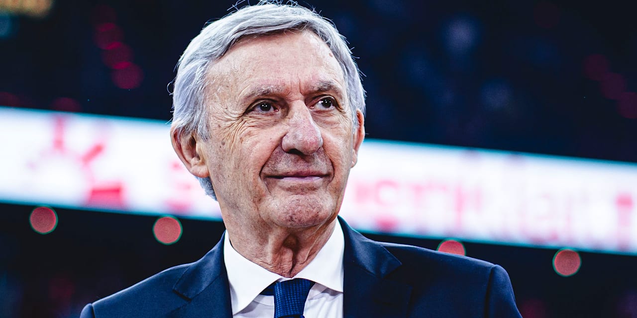 Svetislva Pesic laughts