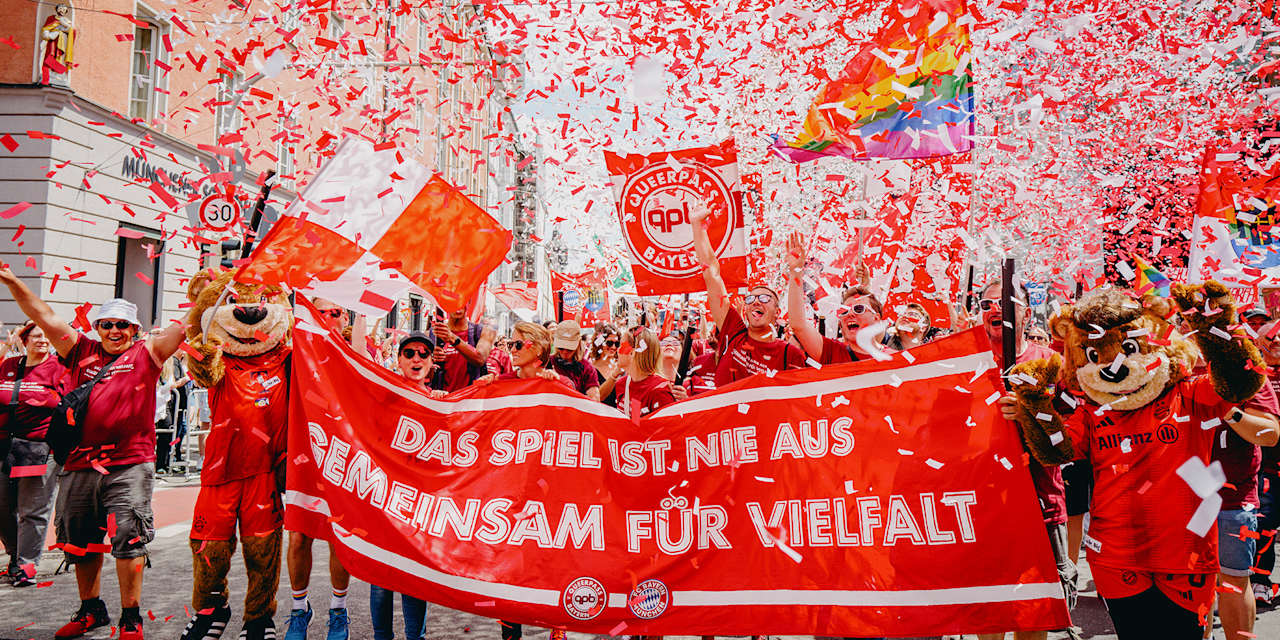 FC Bayern Fans, Berni und Mia bei CSD in München