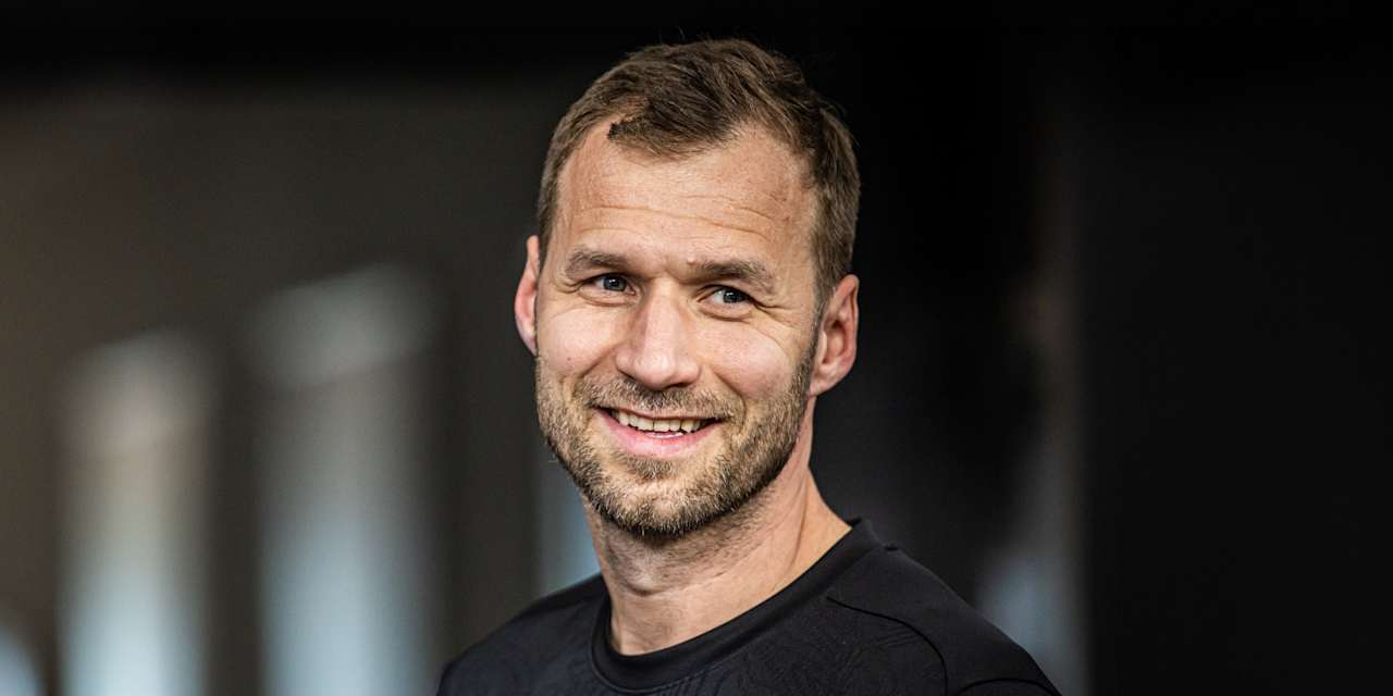 Anton Gavel smile