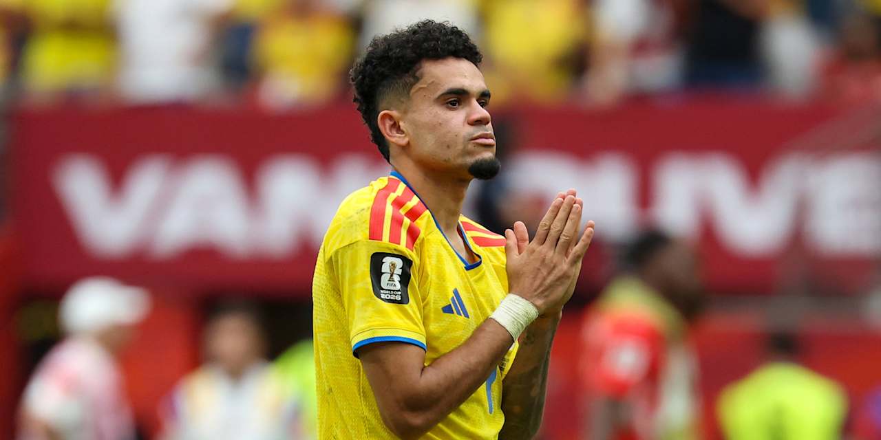 Luis Diaz schaut nach dem Spiel gegen die Schweiz traurig