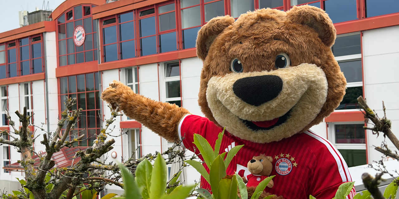 Berni vor der Säbener Straße