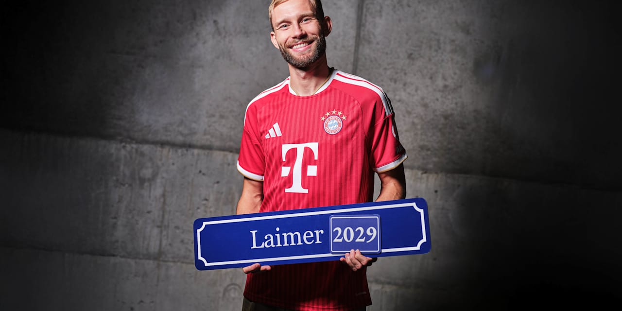 Konrad Laimer in his red jersey at his contract extension