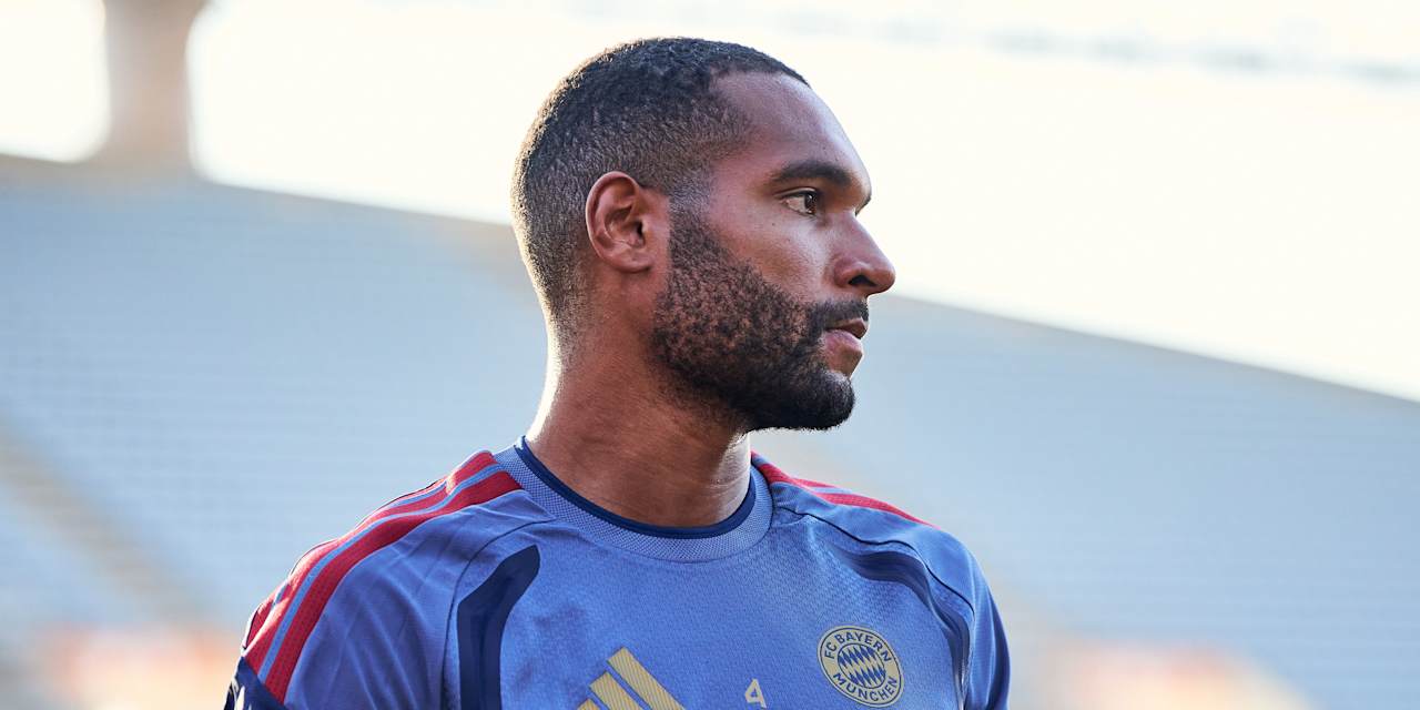 Jonathan Tah beim öffentlichen Training in Jeju auf der Summer Tour
