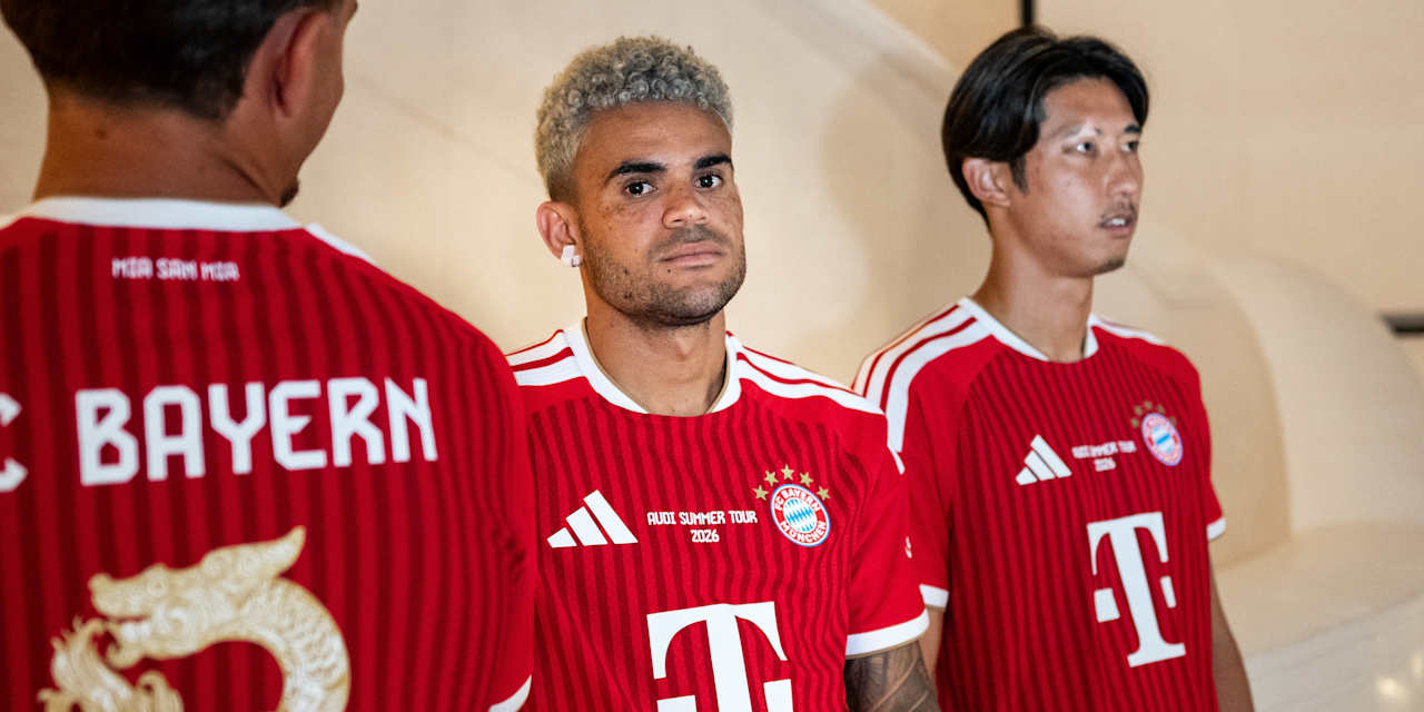 Díaz, Bischof und Ito im roten Home-Trikot
