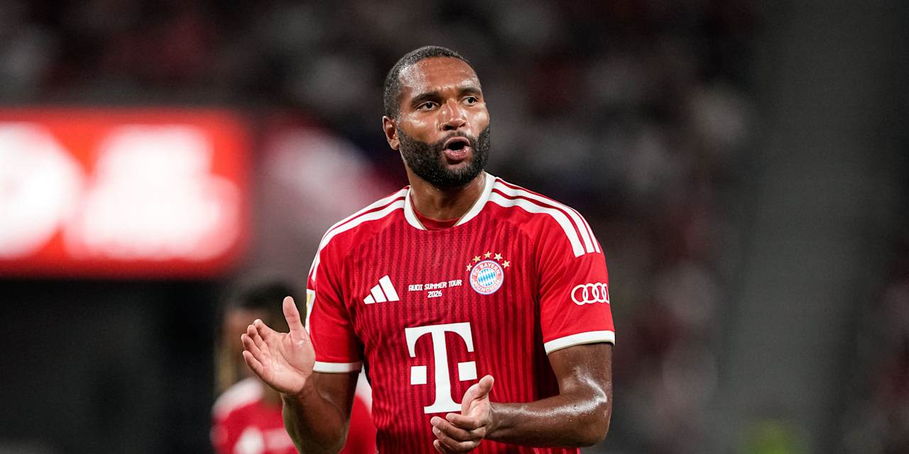 Jonathan Tah klatscht in die Hände