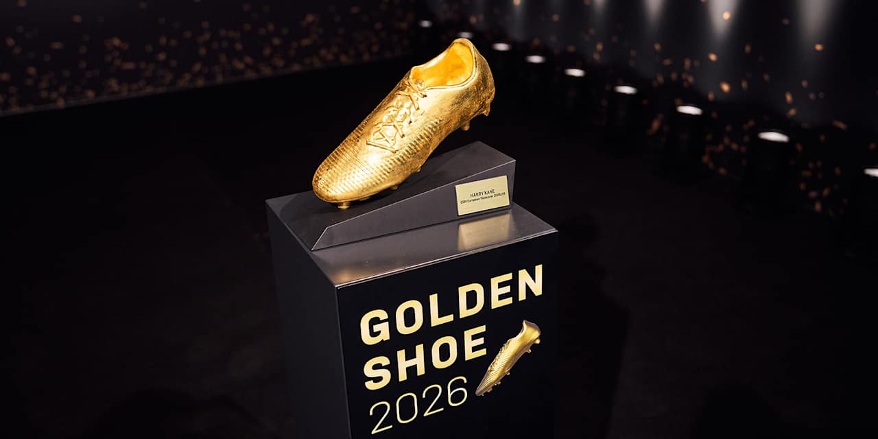 Harry Kane at presentation of Golden Shoe