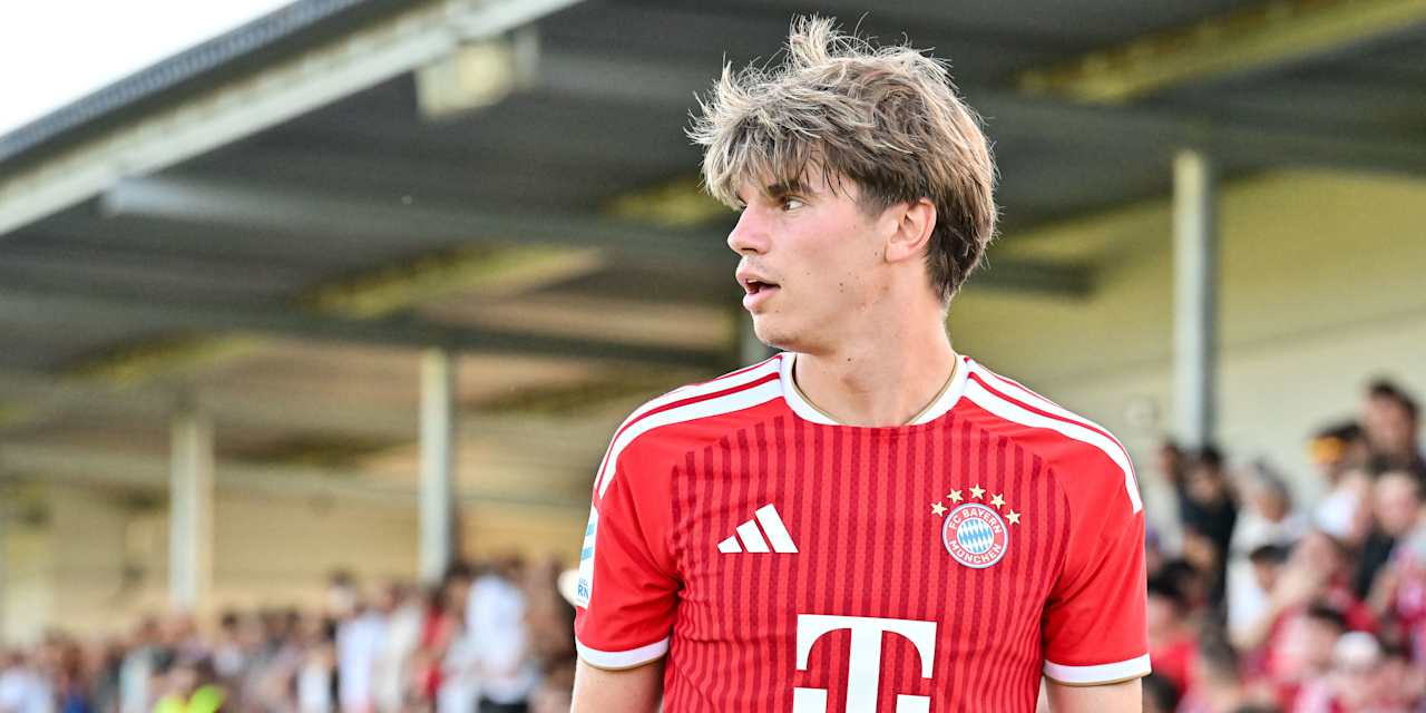 Guido Della Rovere schaut im Spiel der Amateure nach links.