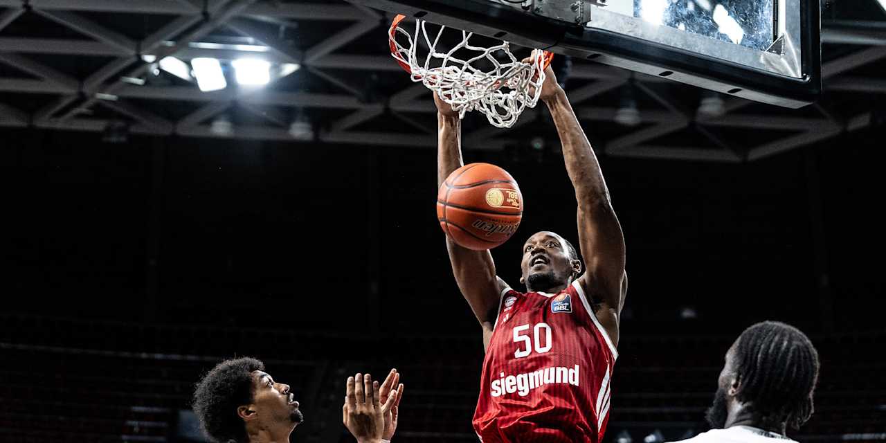 Austin Wiley beim Dunk