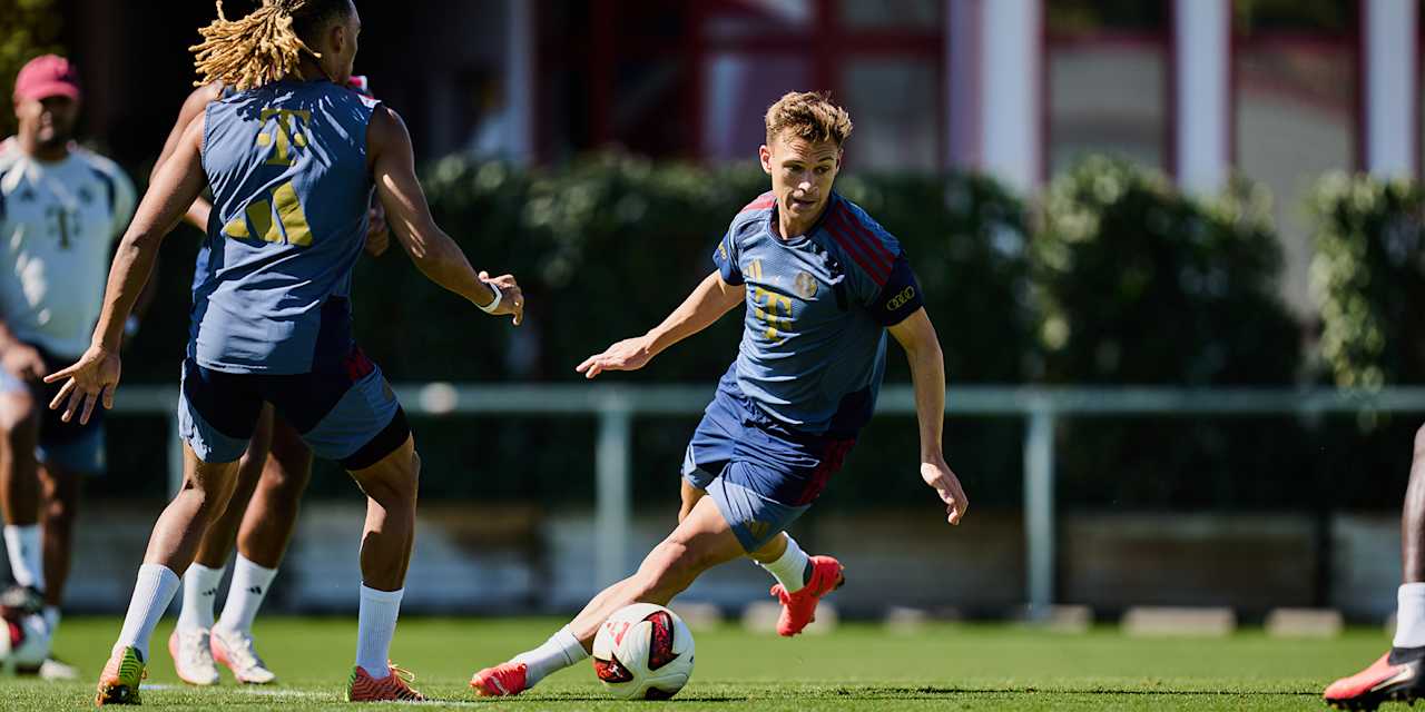 Joshua Kimmich rennt im Training des FC Bayern