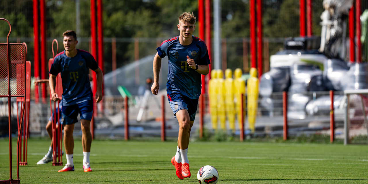 Anton Heinz läuft im Training der Amateure.