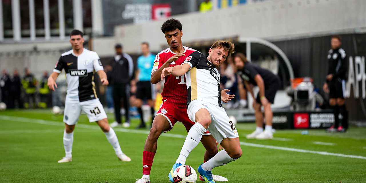 Nathaniel Brown im Zweikampf um den Ball während des Gastspiels des FC Bayern in der Bundesliga bei der SV Elversberg