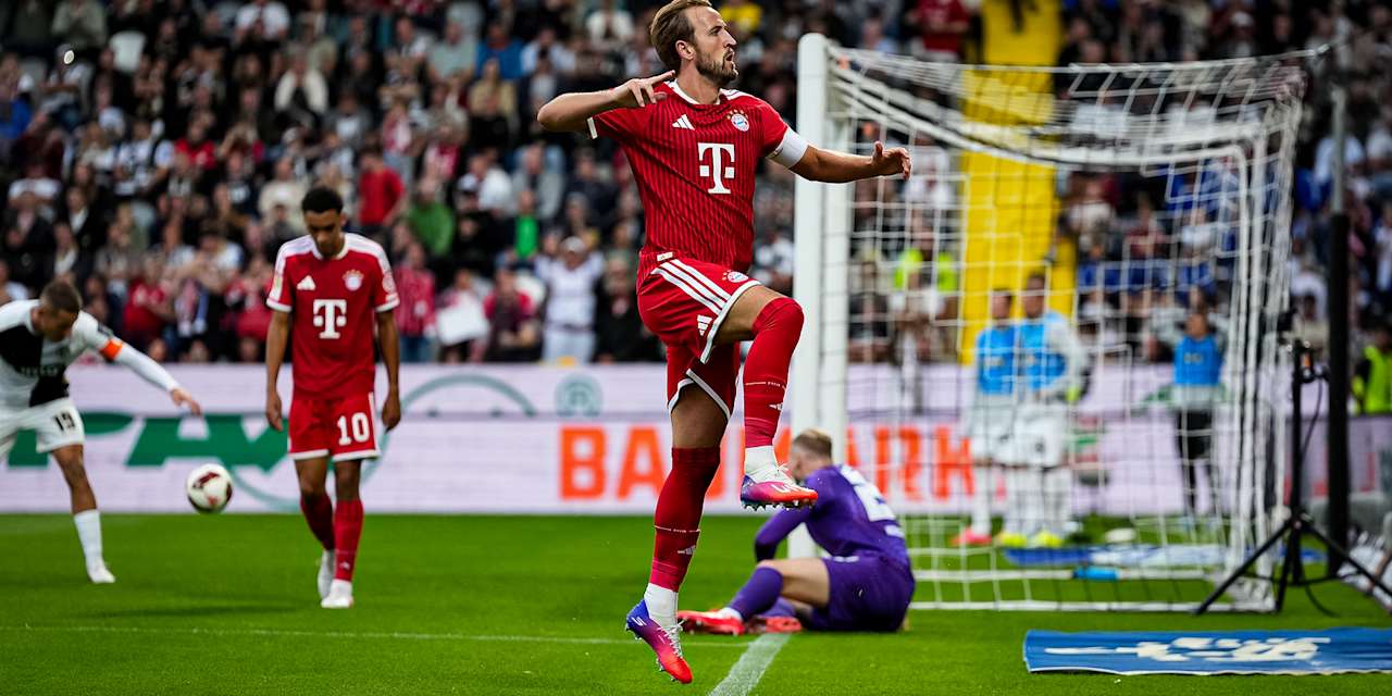 Harry Kane jubelt während des Gastspiels des FC Bayern in der Bundesliga bei der SV Elversberg