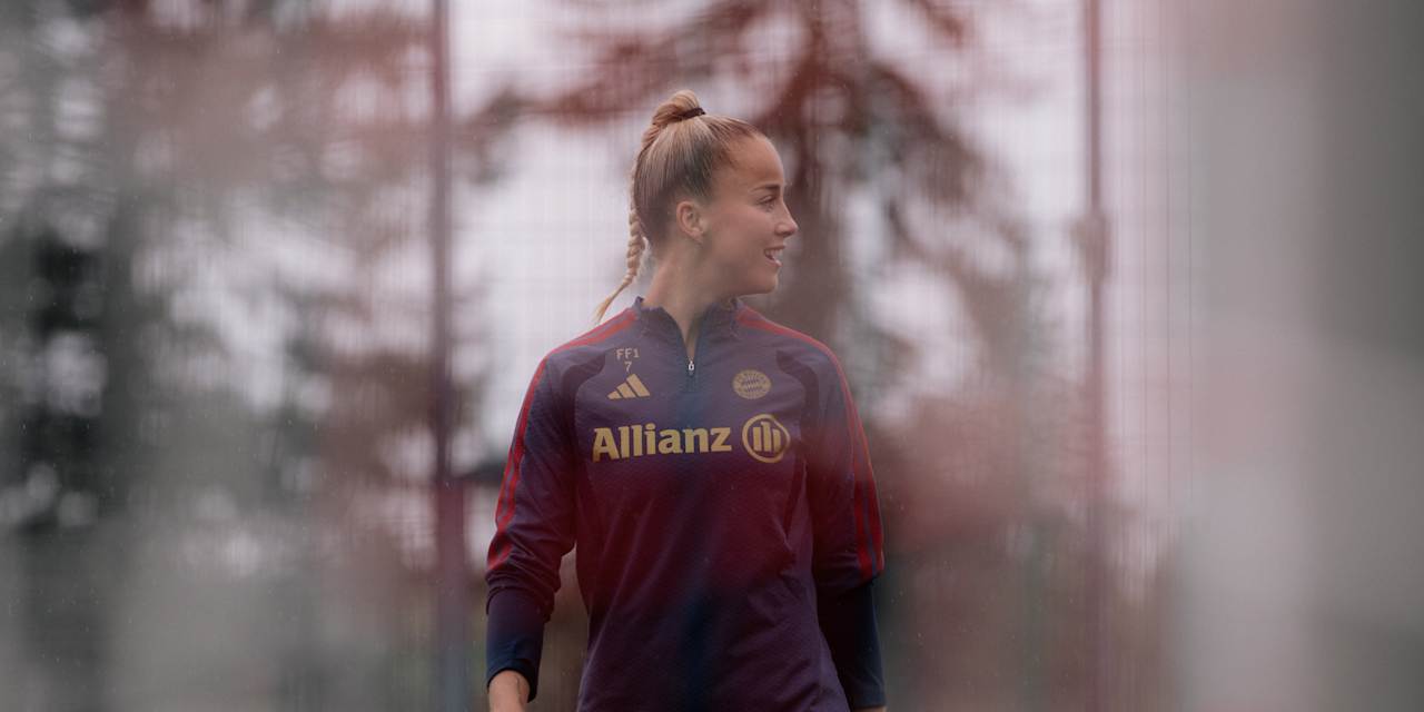 Giulia Gwinn während einer Einheit am FC Bayern Campus.