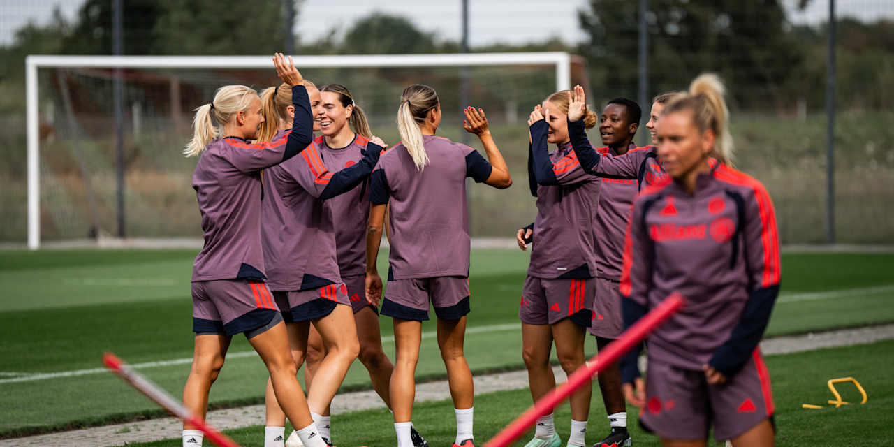Die FC Bayern Frauen nach dem Abschlusstraining vor dem Duell gegen Manchester City.