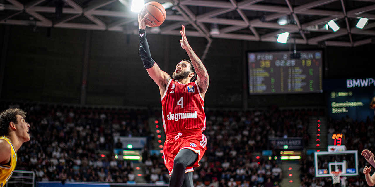 Washington JR. Layup
