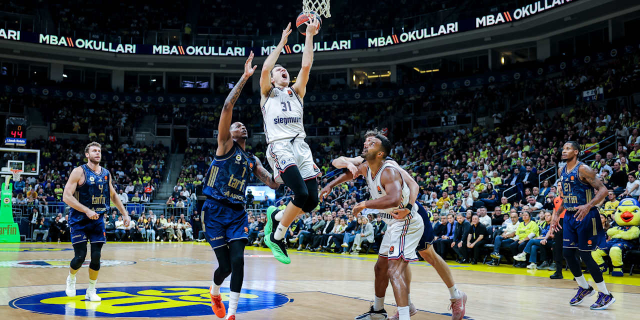 Rokas Jokubaitis Layup