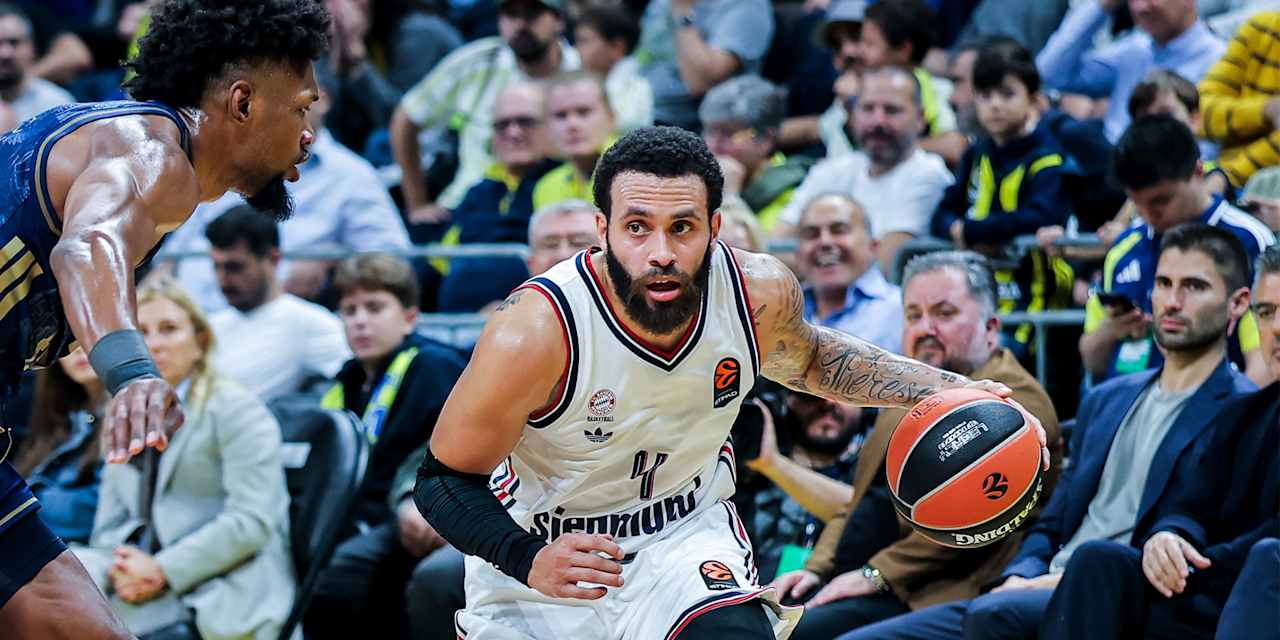 Duane Washington Dribbling