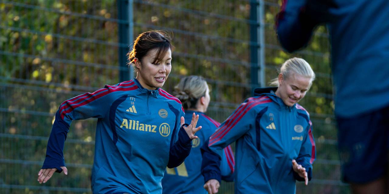 Momoko Tanikawa während einer Trainingseinheit der FC Bayern Frauen.