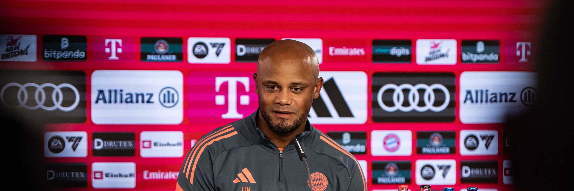 Vincent Kompany spricht im Pressetalk