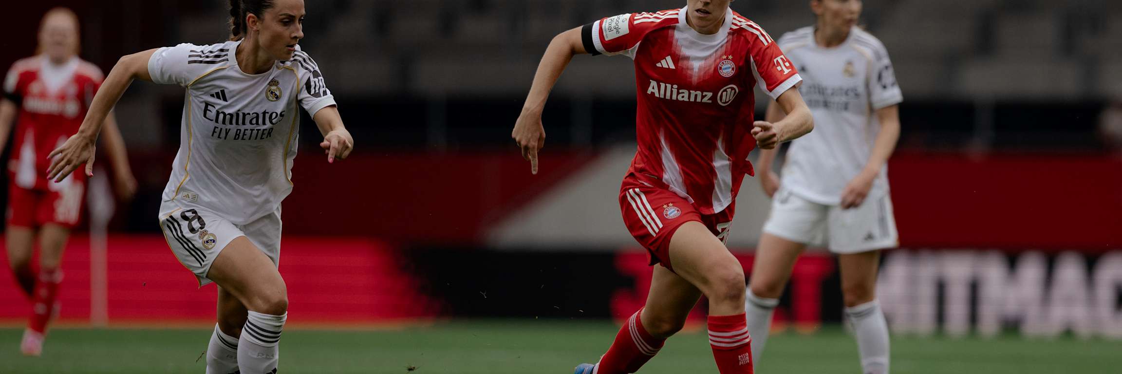 Caro Simon mit dem Ball am Fuß im Testspiel gegen Real Madrid.