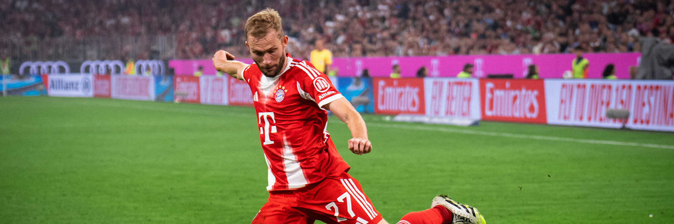 Konrad Laimer setzt in der Allianz Arena zum Schuss an