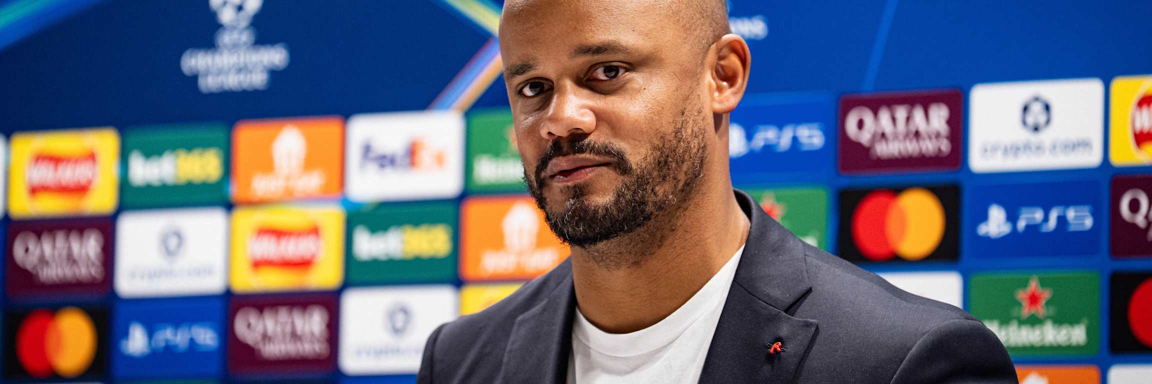 Vincent Kompany auf der Pressekonferenz vor Arsenal
