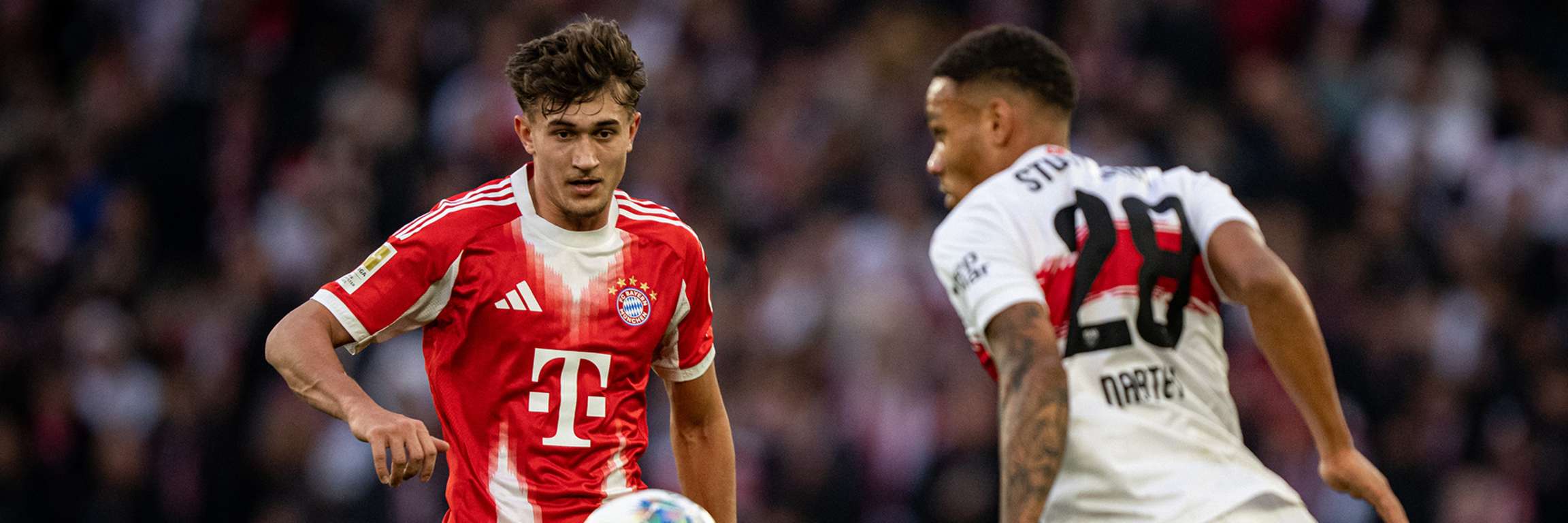 Tom Bischof am Ball im Bundesliga-Spiel des FC Bayern beim VfB Stuttgart