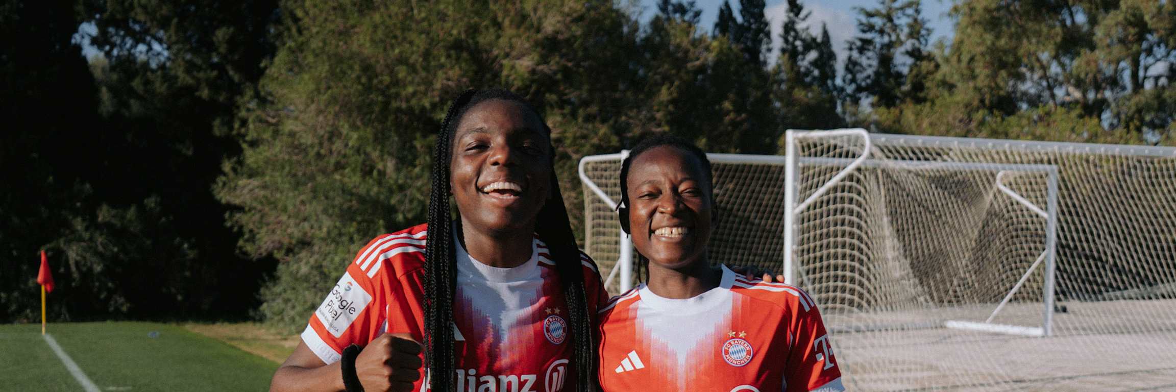 Edna Imade und Bernadette Amani gemeinsam im Winter-Trainingslager der FCB-Frauen.