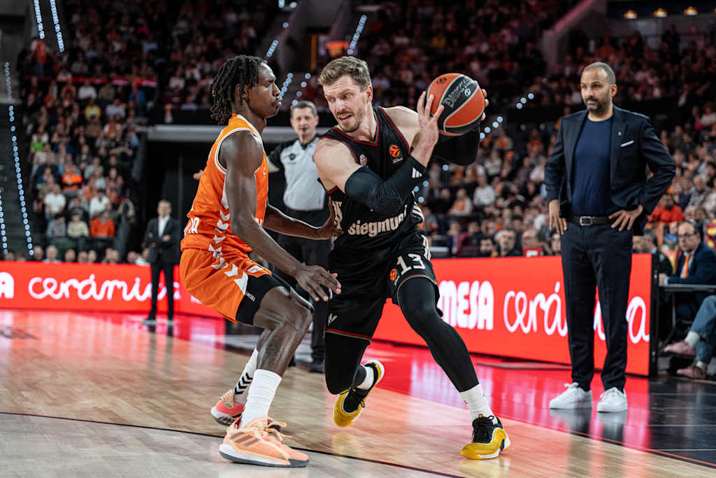 Andreas Obst in a one-on-one