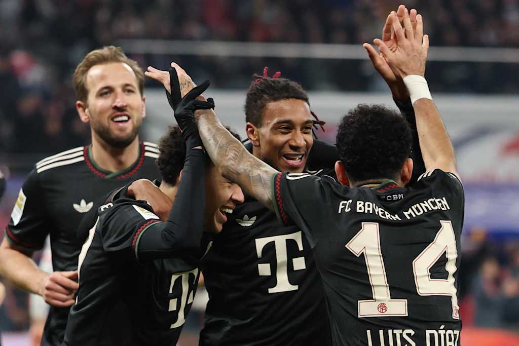 Michael Olise celebrates with Jamal Musiala and Luis Díaz