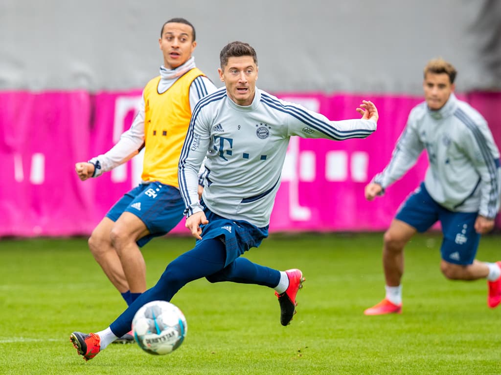 200220_lewandowski_training_don