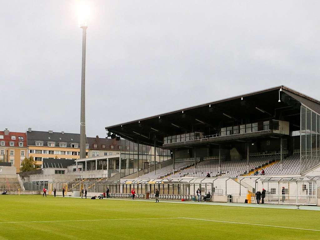 201002_Gr%C3%BCnwalderStadion_IMA
