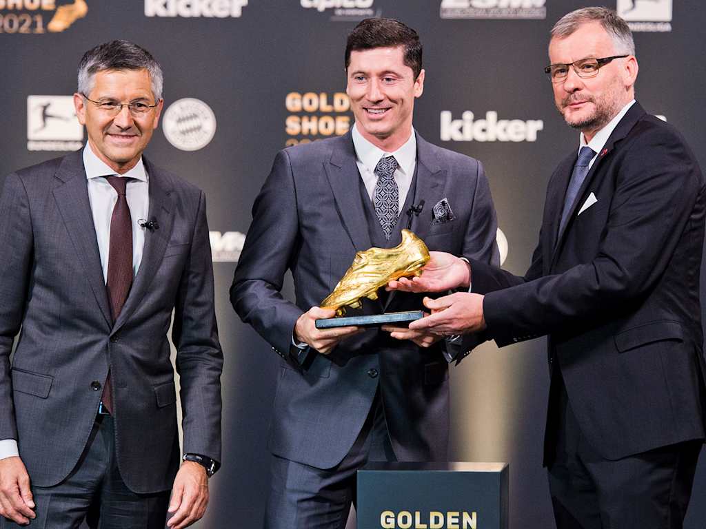 03_Lewandowski_GoldenerSchuh_210921_Kicker