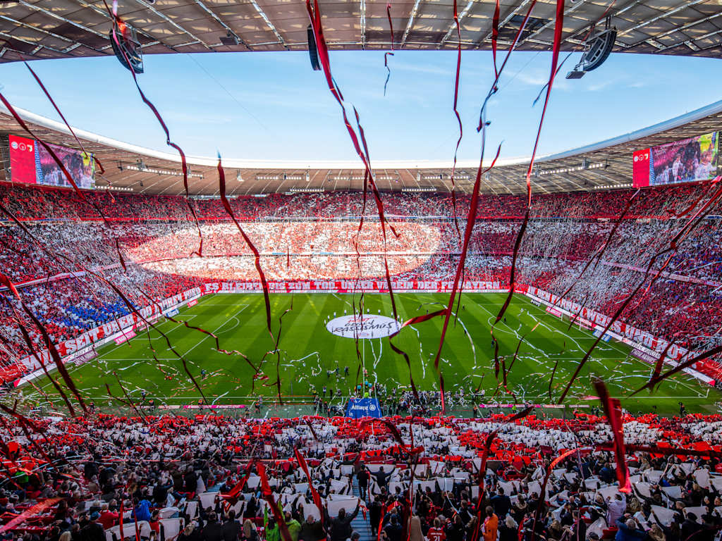 Allianz_Arena_Choreo_FCBFCA_200308_DUC