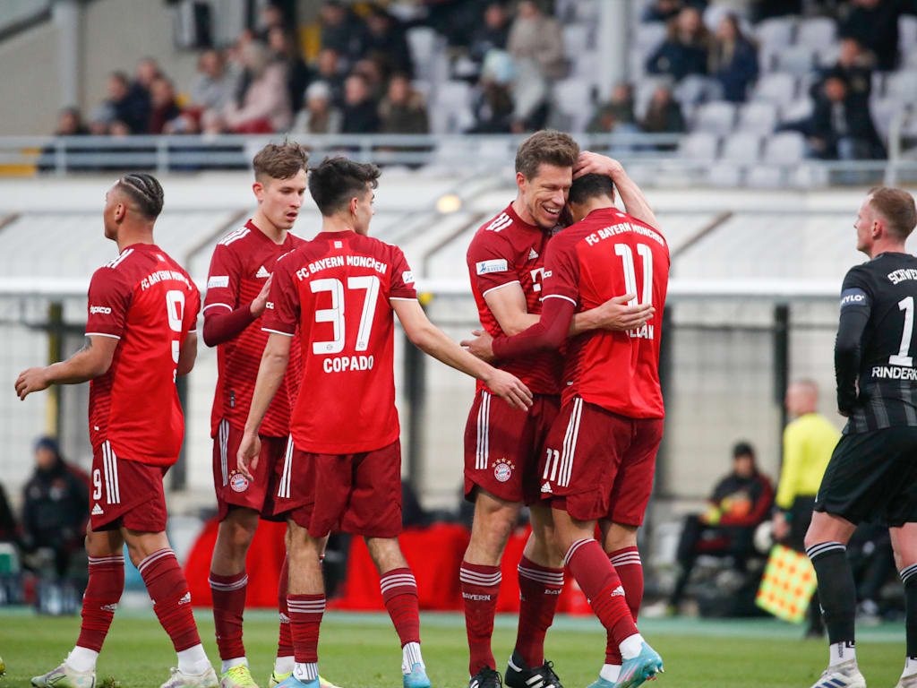 Mannschaft_feiern_Kopie