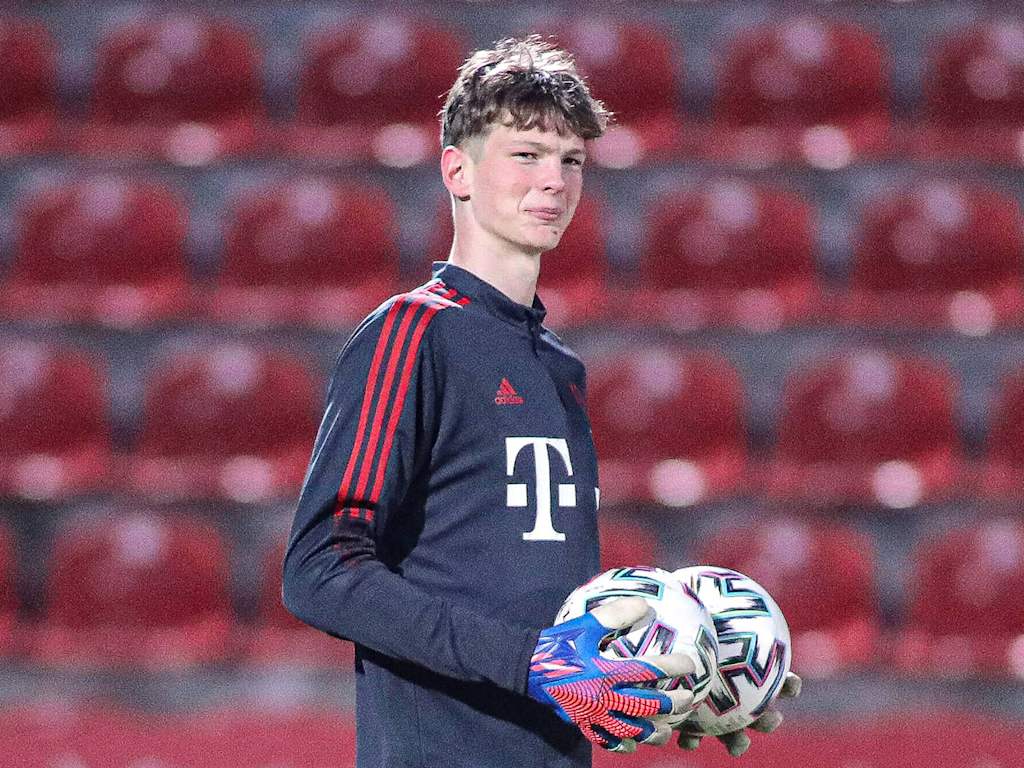 220428_Huelsmann_FCB