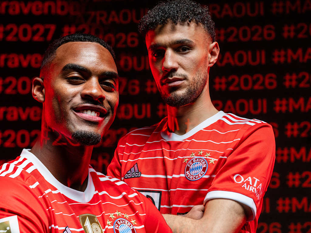 Ryan Gravenberch waehlt die 38, Noussair Mazraoui trägt die 40 beim FC Bayern.