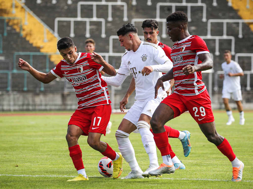 Die FC Bayern Amateure unterlagen am zehnten Spieltag in Augsburg.