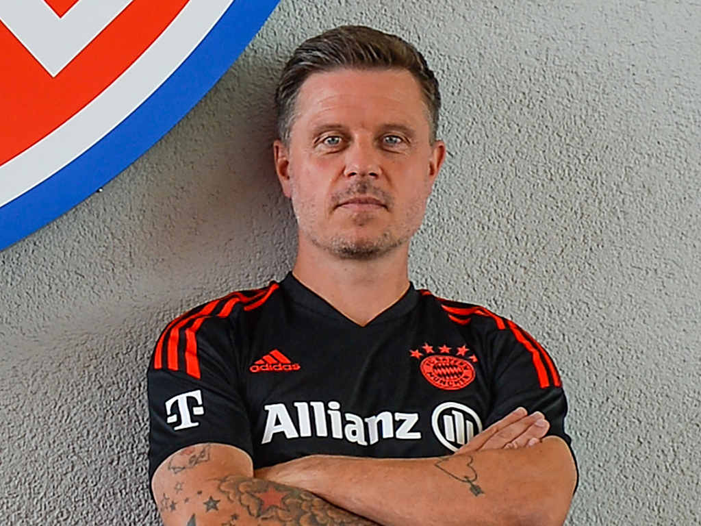 Cheftrainer FC Bayern Frauen Alexander Straus