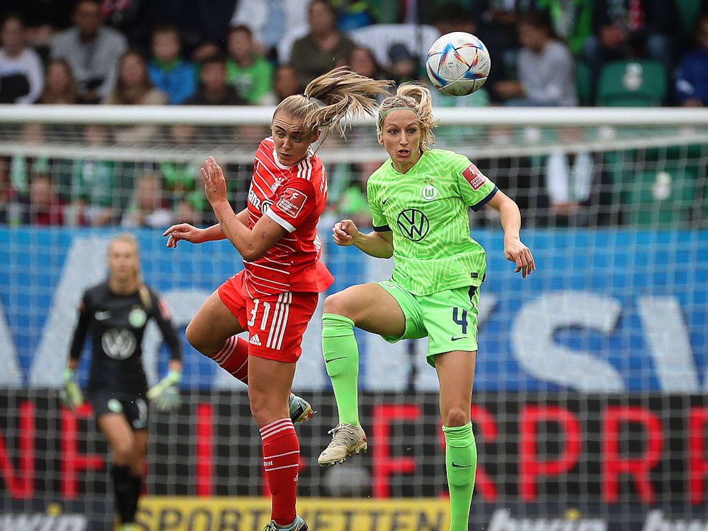FC Bayern Frauen, Georgia Stanway, Kopfballduell