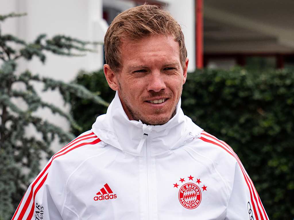Julian Nagelsmann observa al FC Bayern World Squad