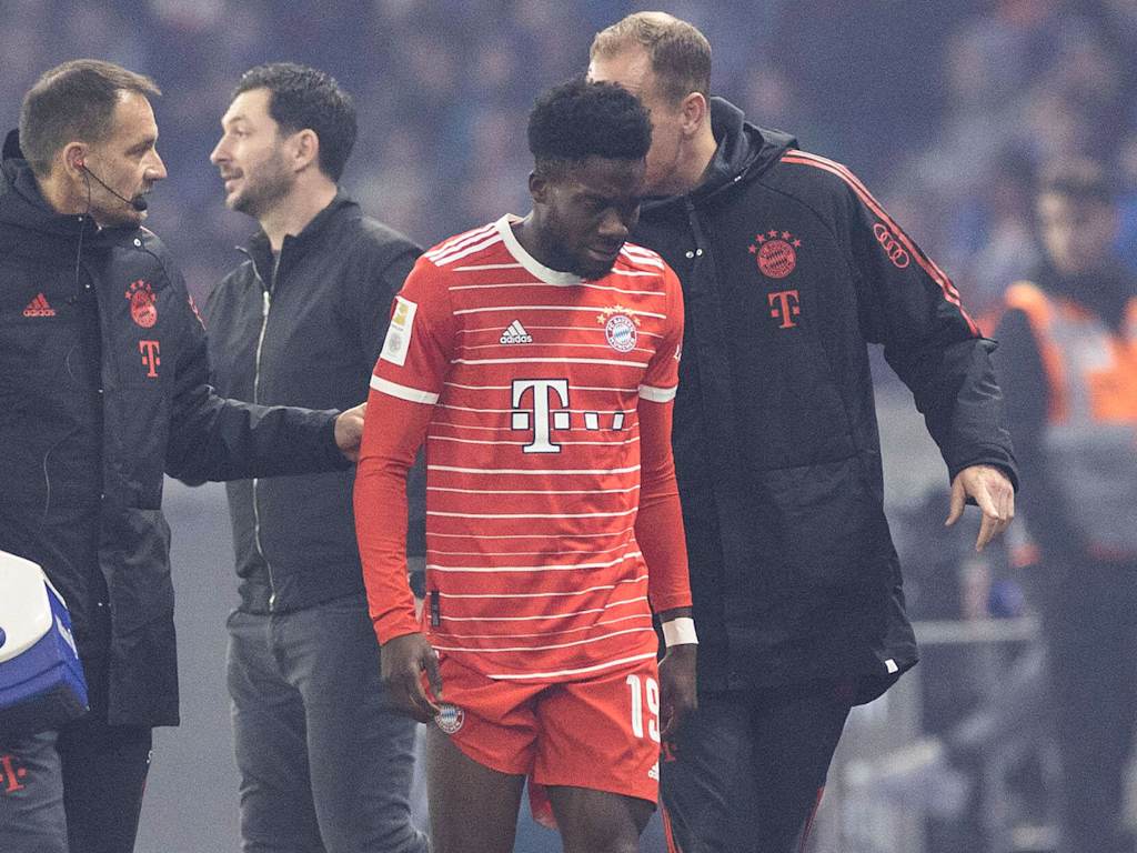 Alphonso Davies, Auswechslung, FC Bayern