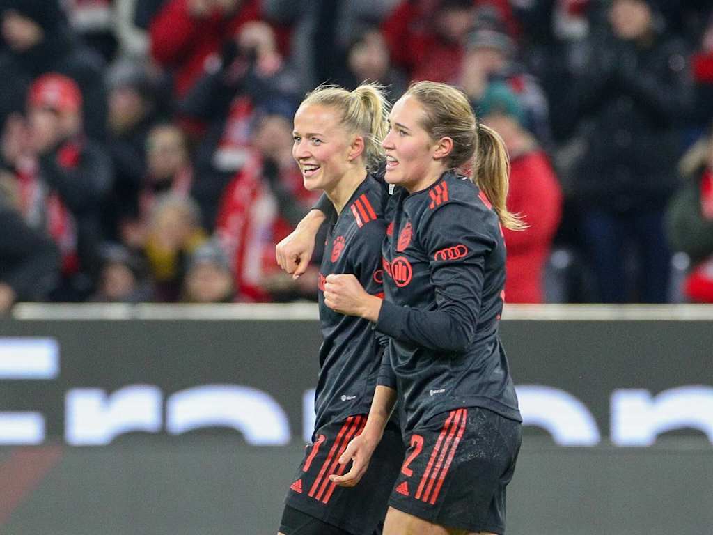 FC Bayern Frauen, Sydney Lohmann, Lea Schüller, Jubel