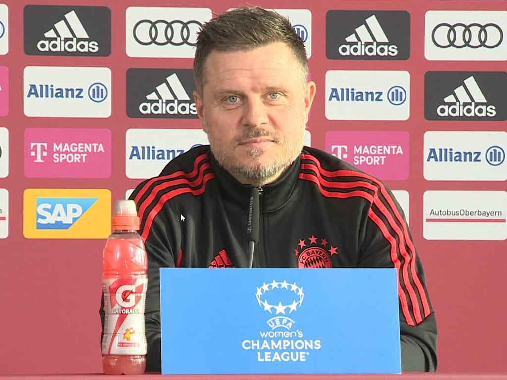 FC Bayern Women Alexander Straus