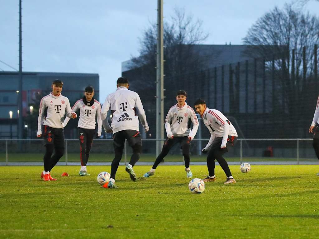 230105_U19Training_FCB