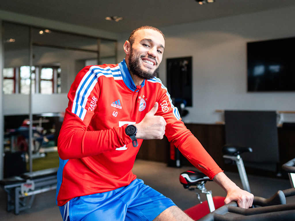 Noussair Mazraoui FC Bayern