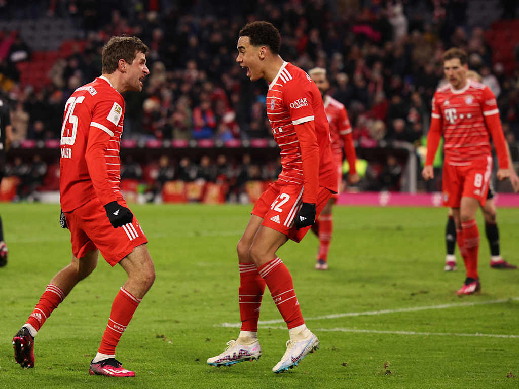 Jamal Musiala, Thomas Müller, FC Bayern