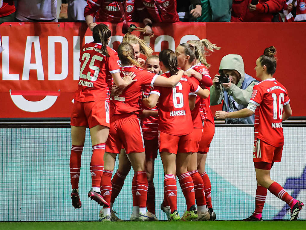 FC Bayern Frauen, Jubel